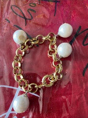 Gold Pearl Charm Link Bracelet - White Pearls